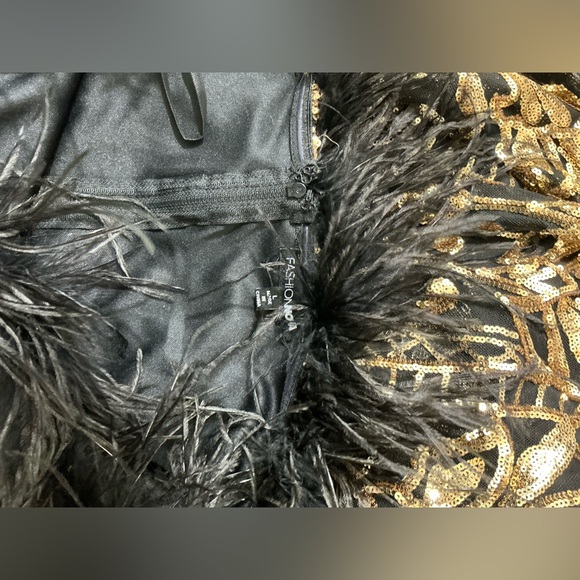 Fashion Nova Black and Gold Prom Dress - Picture 13 of 14